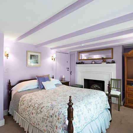 Hargrave House Bed And Breakfast Doylestown Exterior photo