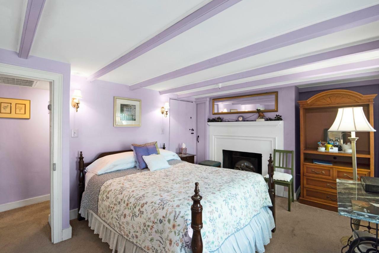 Hargrave House Bed And Breakfast Doylestown Exterior photo